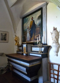 La restauration d'un autel en bois polychrome